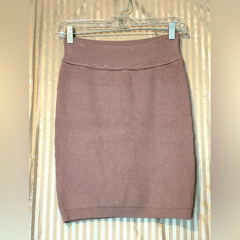 FOREVER 21 Stretch Knit Skirt